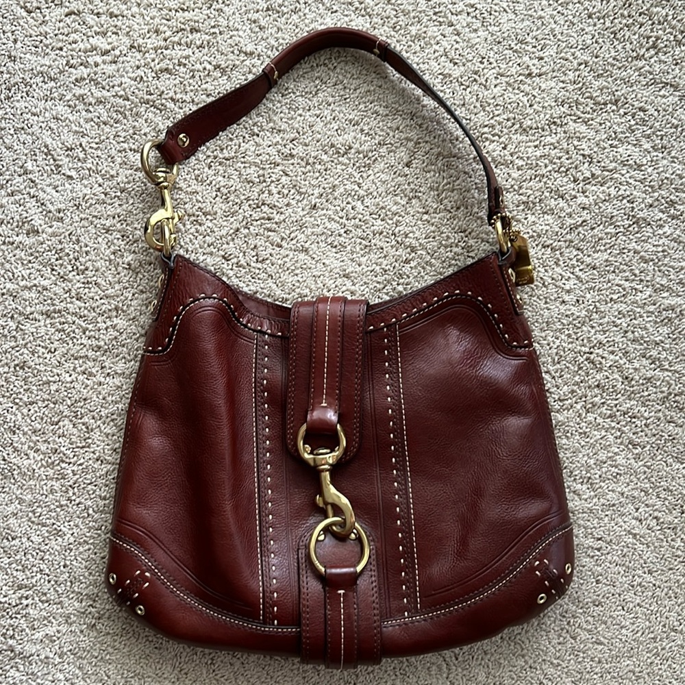 GUC (due to age) leather vintage Coach shoulder bag